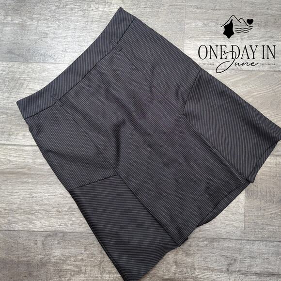 Loft Petite Pin Stripe Skirt Size 2P - Picture 1 of 5
